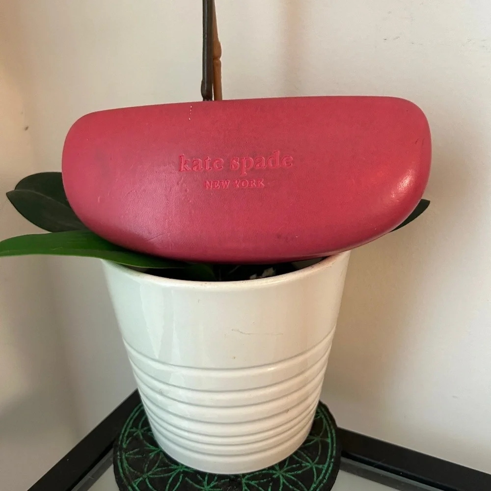 Kate spade Pink Glasses Case With Eye Graphic Inside - Picture 2 of 3